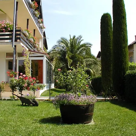 Гостевой дом In With Balcony, Air Conditioning, Wi-fi Водице