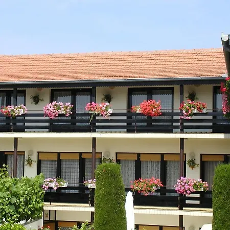 Gostinjska kuća In With Balcony, Air Conditioning, Wi-fi