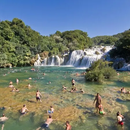 Pensjonat In With Balcony, Air Conditioning, Wi-fi Vodice