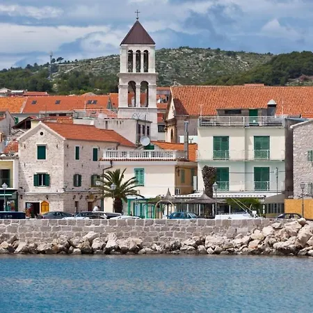 In With Balcony, Air Conditioning, Wi-fi 3* Водице