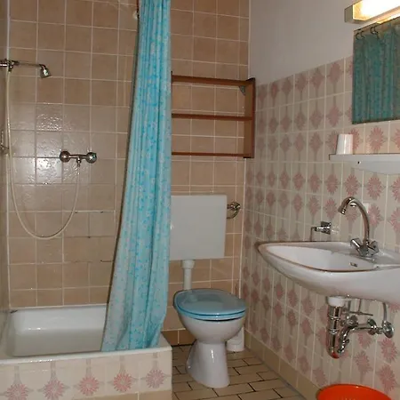 Гостевой дом In With Balcony, Air Conditioning, Wi-fi 3*