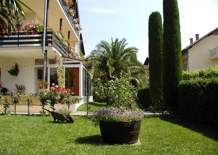 Affittacamere In With Balcony, Air Conditioning, Wi-fi Vodice