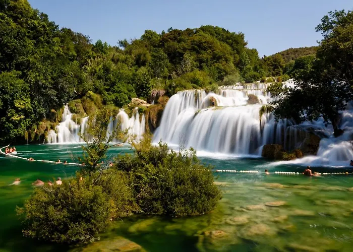 In With Balcony, Air Conditioning, Wi-fi Pensión