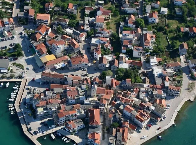 In With Balcony, Air Conditioning, Wi-fi Gostinjska kuća