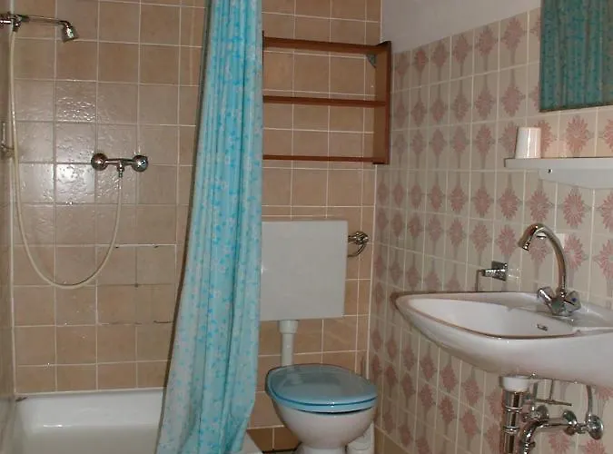 Affittacamere In With Balcony, Air Conditioning, Wi-fi 3*